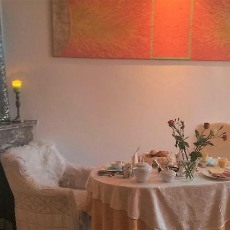 B&B Romantic Rooms Central Haarlem Buitenkant foto