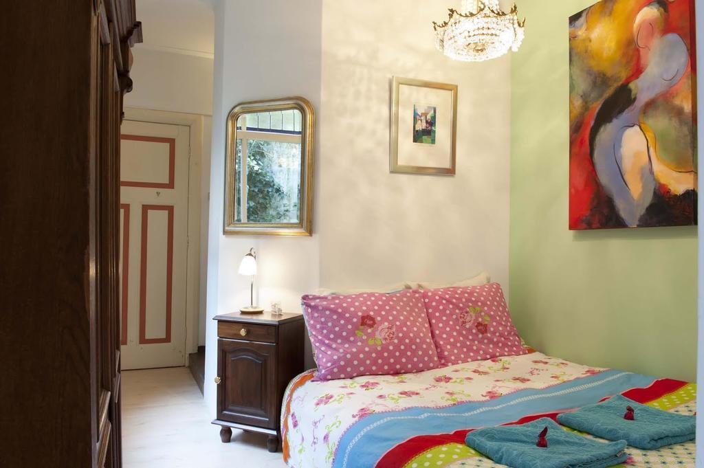 B&B Romantic Rooms Central Haarlem Kamer foto