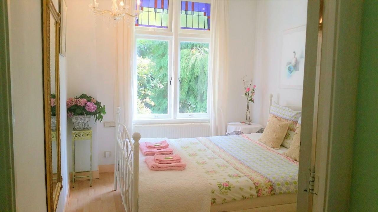 B&B Romantic Rooms Central Haarlem Buitenkant foto